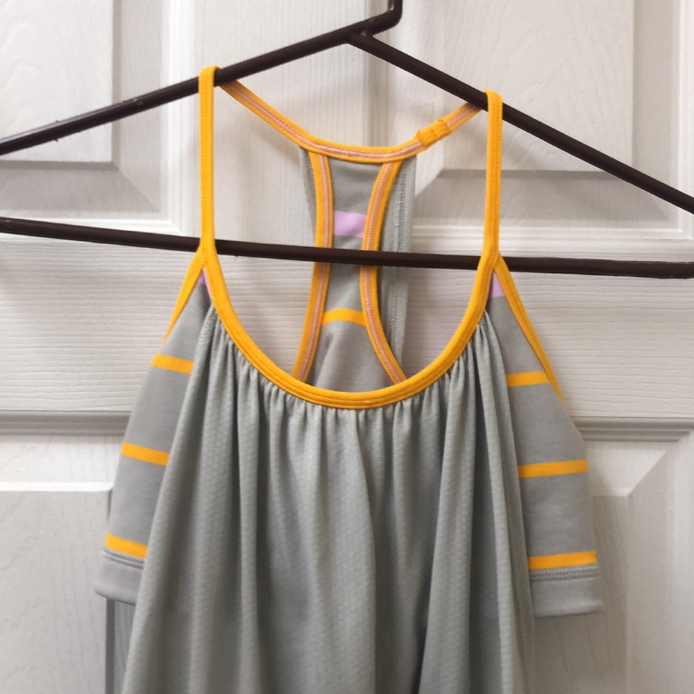 LIKE NEW! Lululemon No Limits Tank - Picture 7 of 13